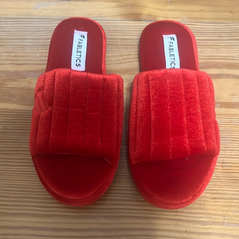 Fabletics red velvet slippers, size 8, NWOT - Picture 1 of 5